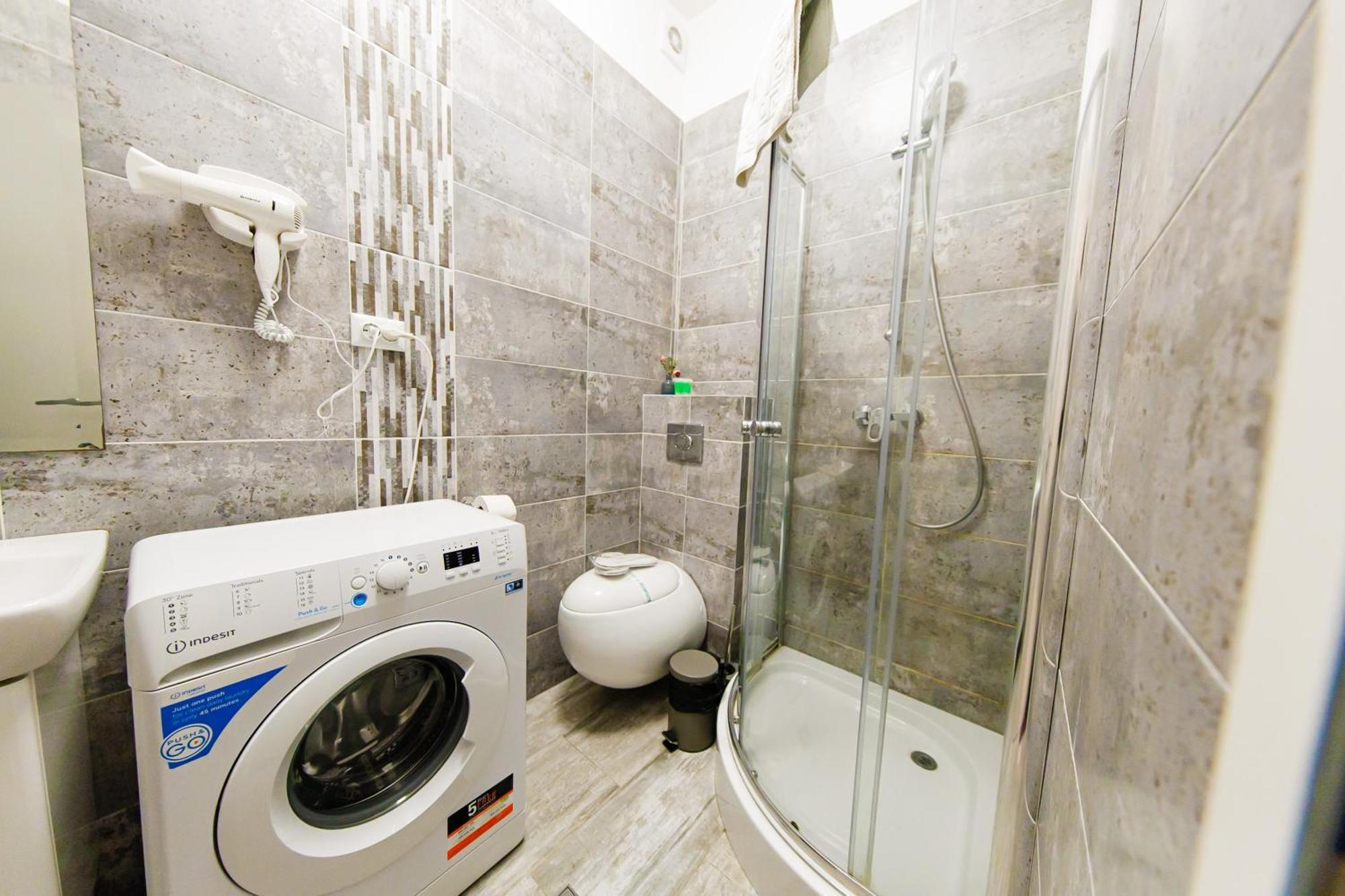Luxury Glam Apartments Iasi At Lazar Palas Exterior photo