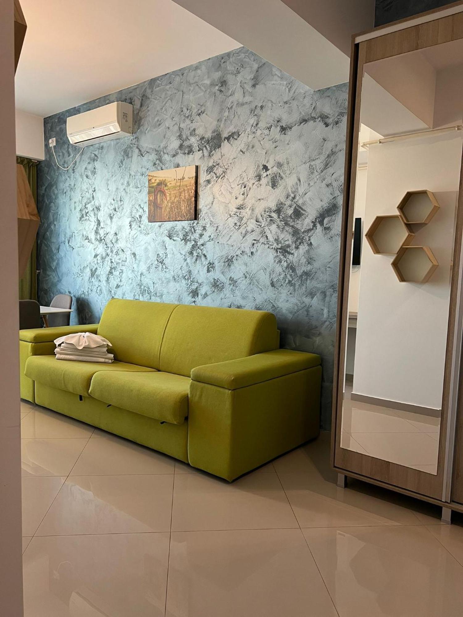 Luxury Glam Apartments Iasi At Lazar Palas Exterior photo