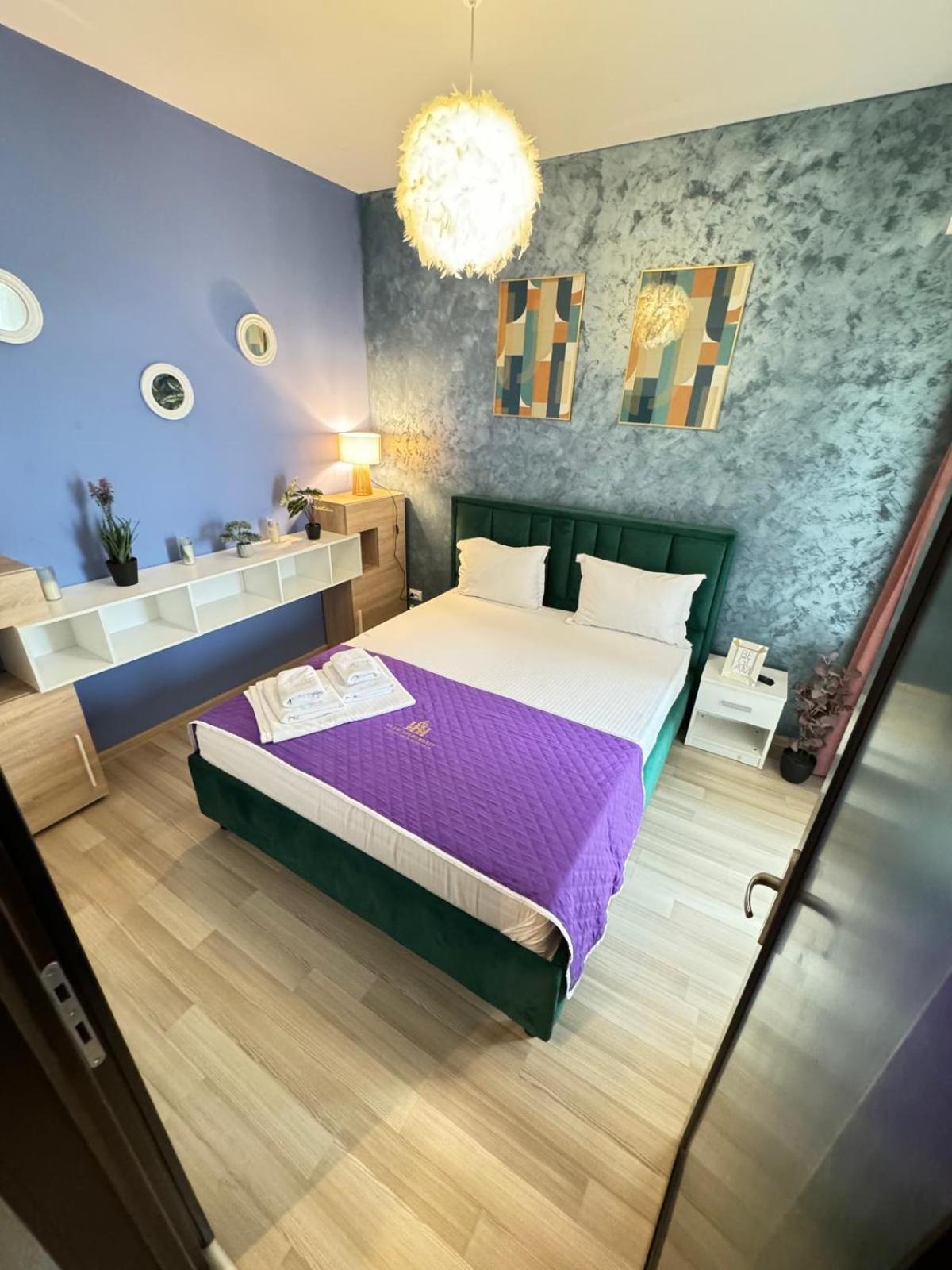 Luxury Glam Apartments Iasi At Lazar Palas Exterior photo