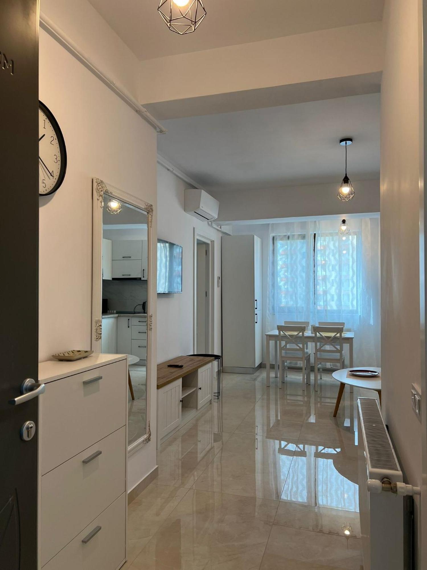 Luxury Glam Apartments Iasi At Lazar Palas Exterior photo