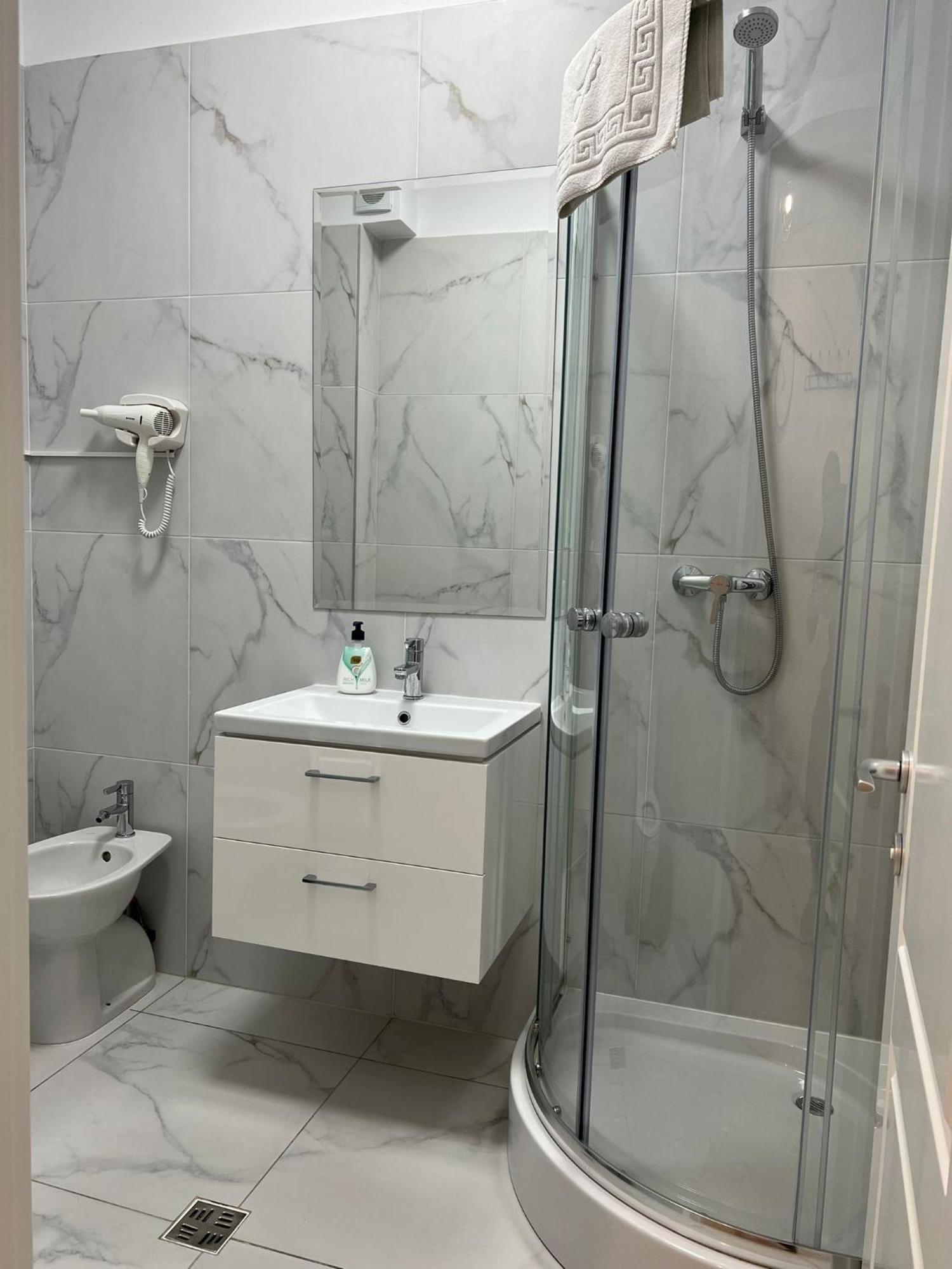 Luxury Glam Apartments Iasi At Lazar Palas Exterior photo