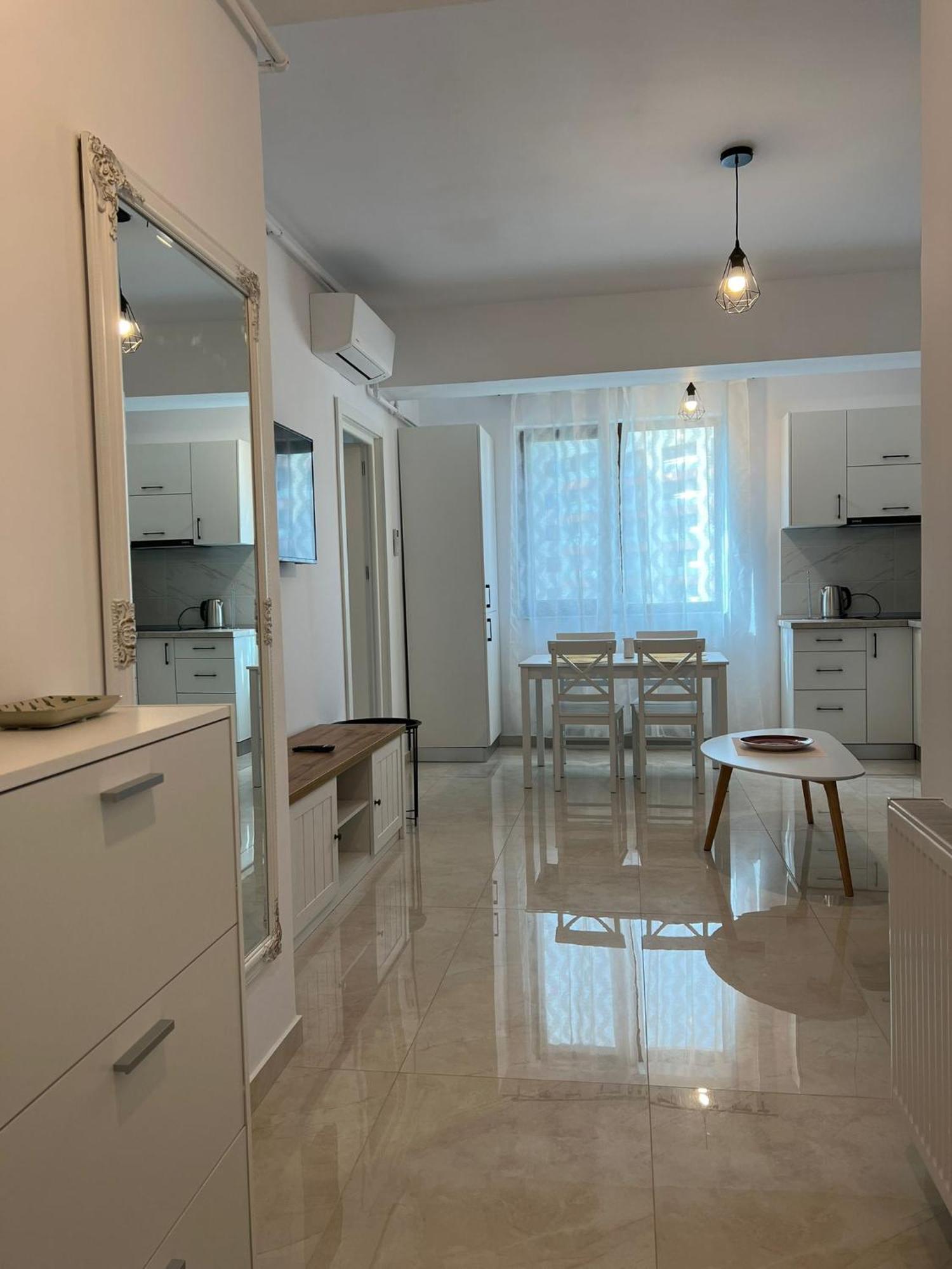Luxury Glam Apartments Iasi At Lazar Palas Exterior photo